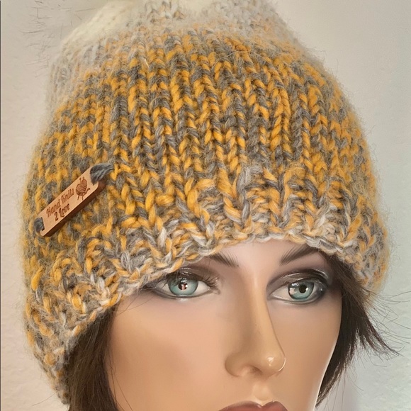 Hand Knits 2 Love Beanie Hat Cap Ombre Pom Pom Hip main image 6